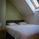 Kuelalismaja Guest house *