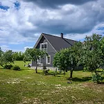 Guest house Kuelalismaja Lueuebnitsa