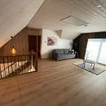 Kuelalismaja * Lueuebnitsa